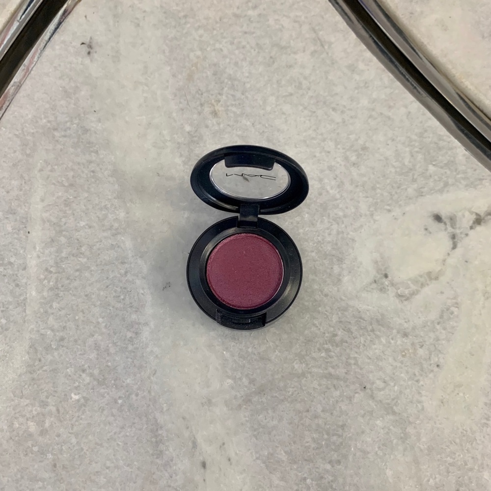 Mac Plum Dressing new never used no box
